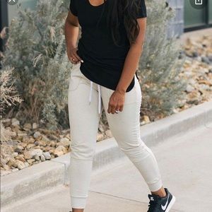 NWOT Oatmeal cozy joggers sz small